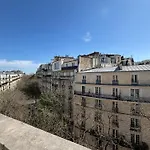 Lovely & Quiet A Montmartre
