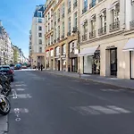 Lease Mobility L Champs-Elysee & Eiffel View L Triplex 2Br & Rooftop
