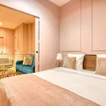 Suite Anna In Paris Republique