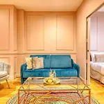 Suite Anna In Paris Republique