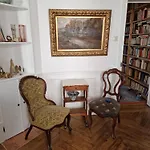 Very Large Private Room With Own Bathroom, In Montmartre Apartment