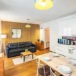 Bright Apartment At Les Invalides - 4 Guests