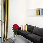 Helzear Montorgueil Suites