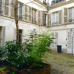 Helzear Montorgueil Suites