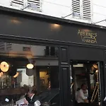 Le Petit Lauriston
