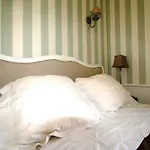 Parisinteriorsrentals - Beautiful Le Marais Notre Dame Appartement
