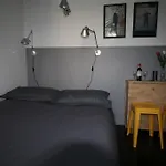 Le Petit Studio A Opera