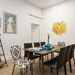 Appartement avec 3 chambre(s) de 96 m² et 1 salle(s) de bains privée(s) à 2e - Louvre - Bourse