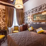 Grand Hotel De L\'Univers Saint-Germain