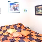 Apartment Rue Veron