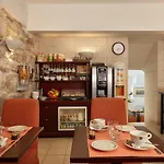 Austin\'s Arts Et Metiers Hotel