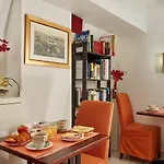 Austin\'s Arts Et Metiers Hotel