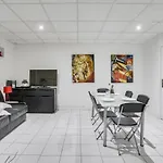 Triplex in Boulevard de Magenta by GuestReady
