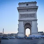 Champs Elysees Apartment 2