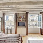 Luxury Apartment Paris Louvre
