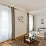 One-Bedroom Flat Close To Champs-Elysees And Eiffel Tower
