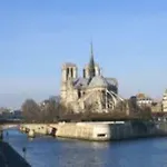 Studio Ile Saint Louis 75004 Paris
