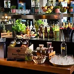 Hotel Maxim Folies