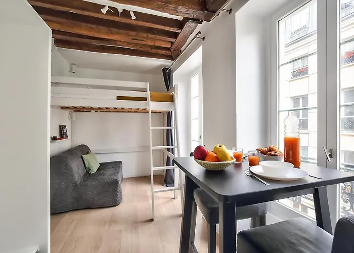 Cosy Mezzanine Studio In The Heart Of Paris