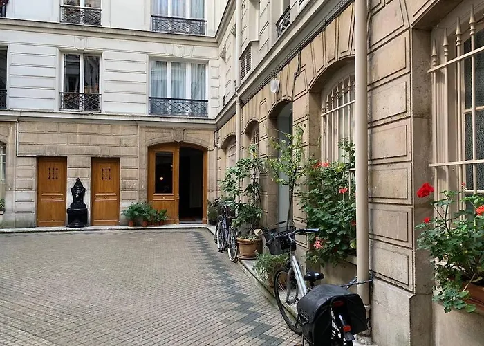 Le Studio de Martine - wifi - 9e Paris - 5 min à pied du Moulin Rouge - 15 min à pied des Galeries Lafayette et de Montmartre