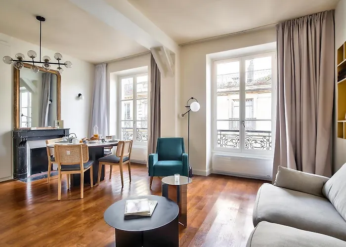 The Perfect Parisian Flat Bd St-Germain - Mid Term