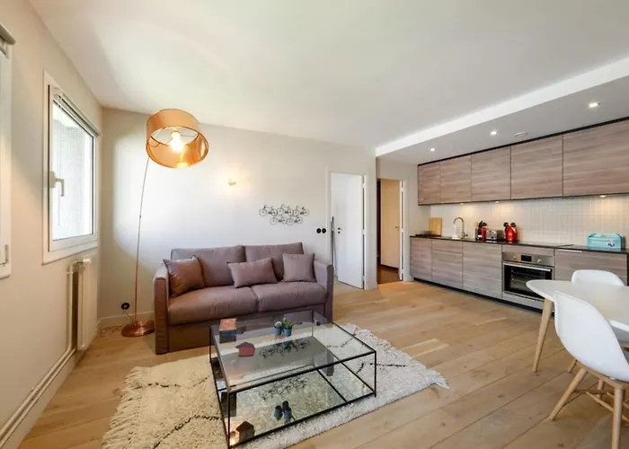Beautiful 1 Bedroom Apartment Near Eiffel Tower