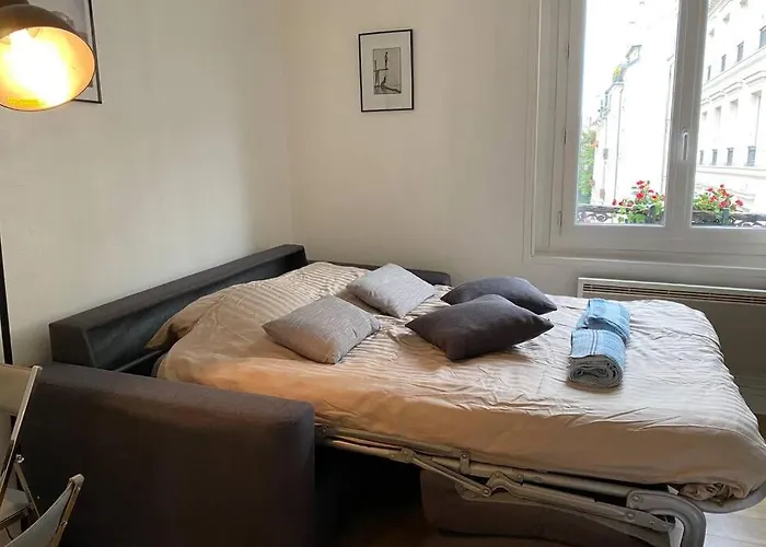 Large, Hyper Central Studio. Historical Paris
