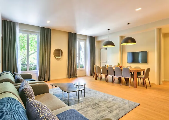 119 - Urban Spacious Apartment Sebastopol