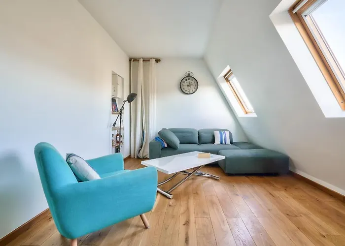 Guestready -- Rooftop Maisonette In Folie-Mericout