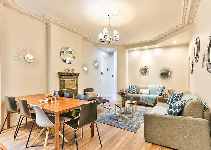 57-Luxury Parisien Home Sebastopol 1
