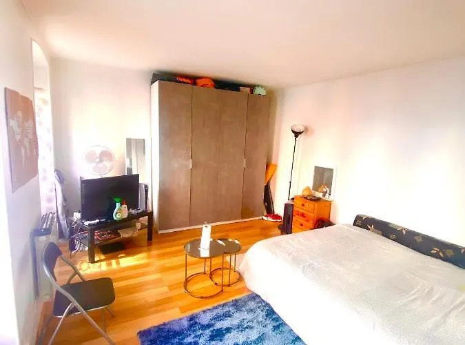 Paris 11 / Calme Et Tres Lumineux. The Cosy Flat.