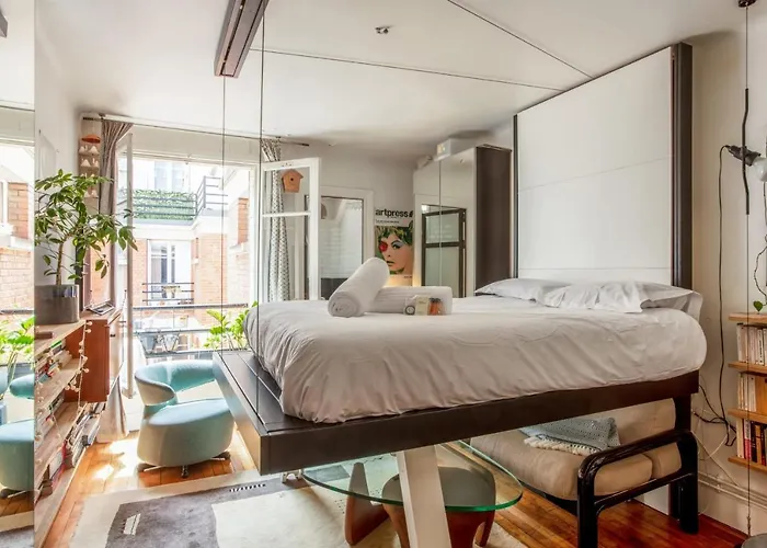 Superb Studio In The Moulin Rougemontmartre Neighborhood - Paris - Welkeys