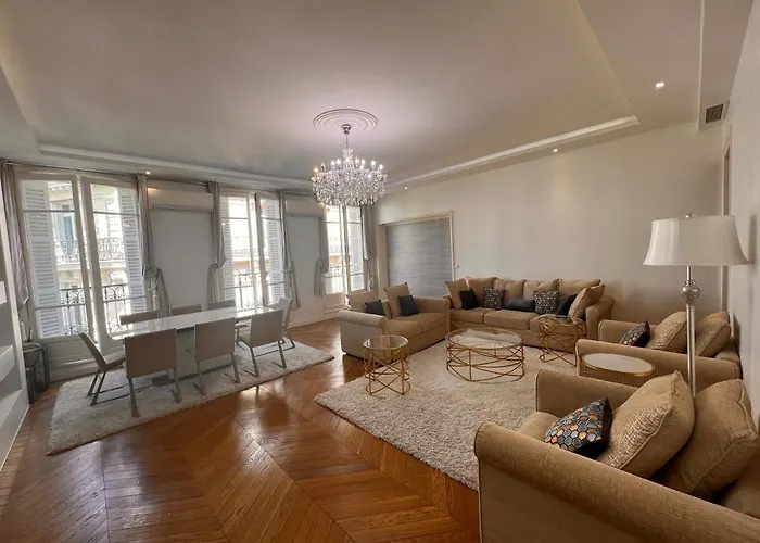 Appartement Champs-Élysées - HALA PARIS