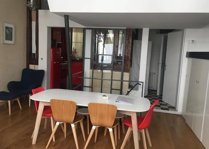 Spacious Loft At 2 Steps From The Chocolate Museum