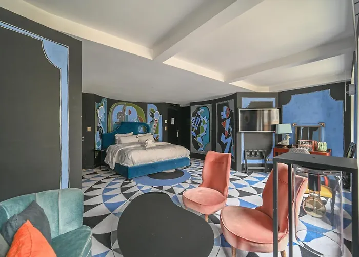 Exceptional Suite In Saint Germain Des Pres