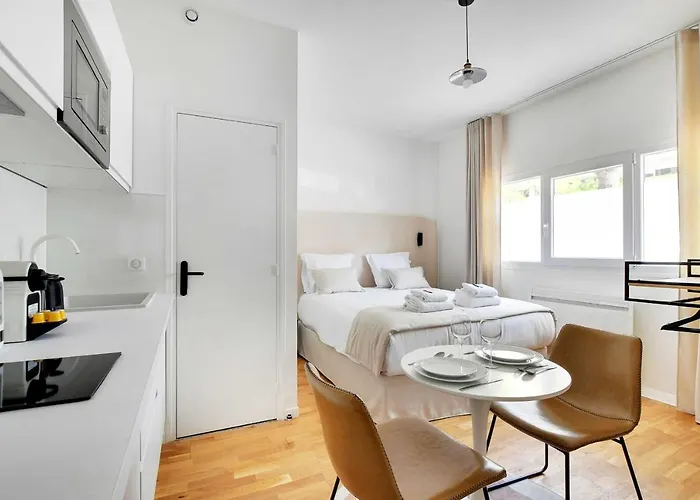 Amazing Apartment-2P-Sacre Coeur-Poissonniers-1