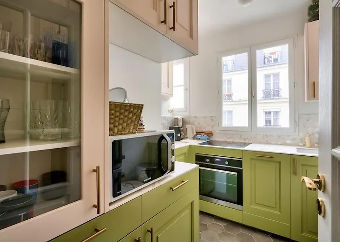Superbe Appartement A 2 Min A Pied De La Station De Metro