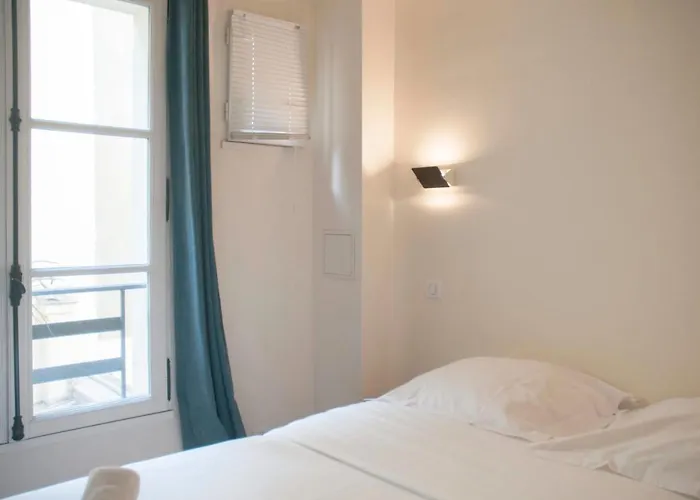Bright & Spacious Apartment In Madeleine