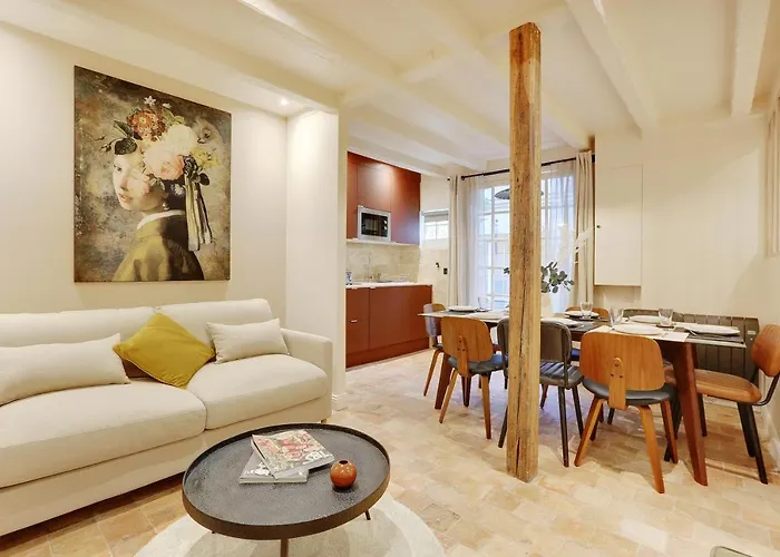Elegant Apartment In Le Marais