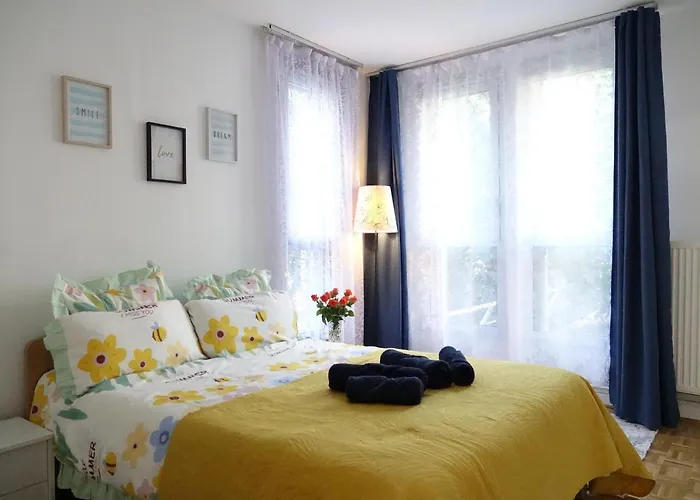 Charming Apartment Very Close To The City Center