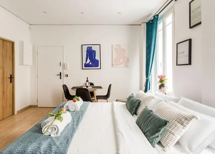 Suite Paris, Tour Eiffel, Champs Elysees