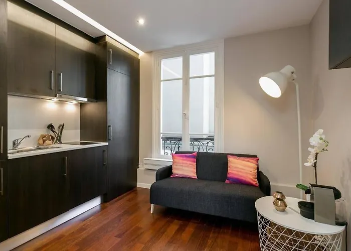 Great Sized Studio Next To Invalides