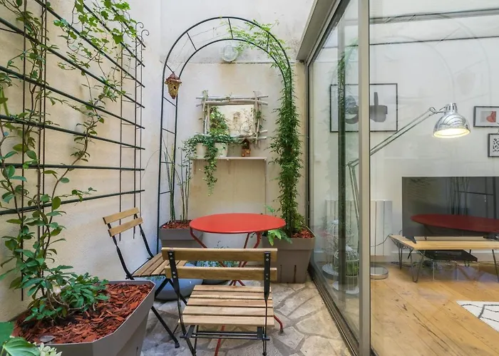 Appartement Chic Avec Patio - 2Br 6P - Le Marais