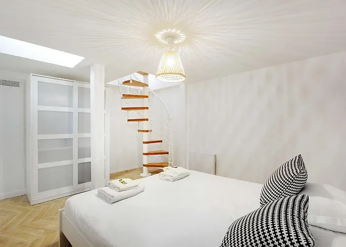 Modern Apt-1Br-4P-Atelier Des Lumieres Museum
