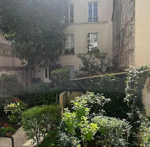 Cosy Renovated 1-Bedroom Etoile