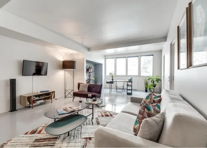 Modern And Bright 2Bd For 11 Guests In Le Marais!