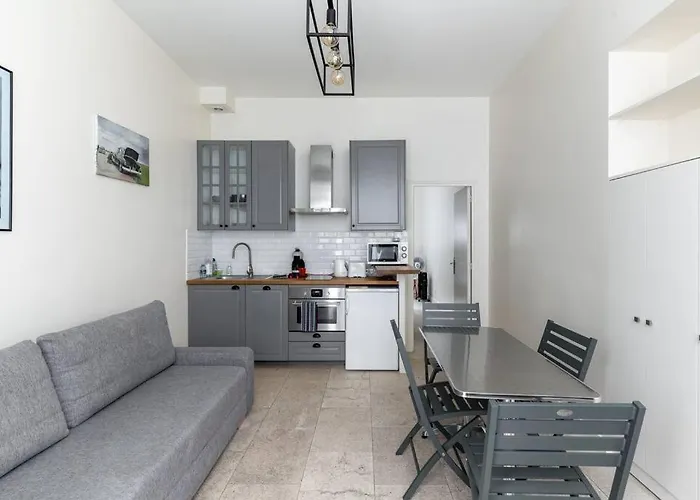Chemin Vert/Voltaire : Charming Apartment 4P