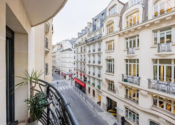 Grand Et Central, 8E Pres Elysee
