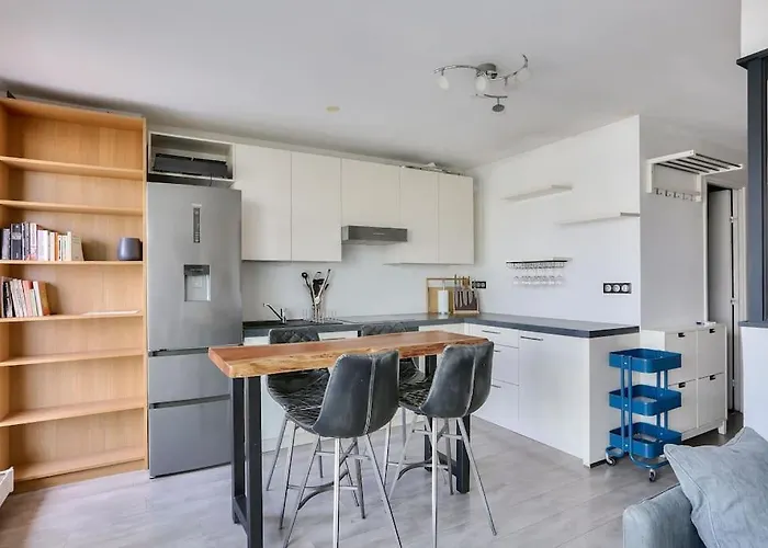 Appartement Avec Balcon Et Parking A 1Min Du Metro