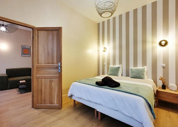 Charming Flat, Quartier Latin With A Private Cinema